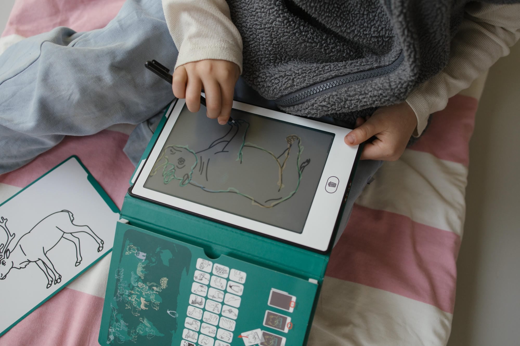 KIDYDRAW - MINI LCD Tracing Book - Animals Around The World